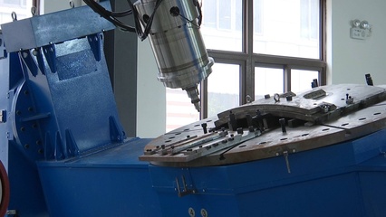 江苏海门:大国重器再添新兵 “巨无霸”摩擦焊机器人填补国内空白